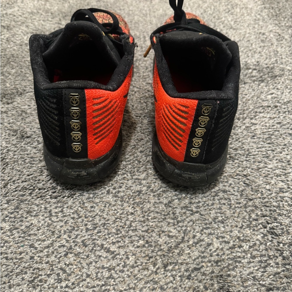 RARE Kobe 10 Elite Low Christmas Shoes - Picture 2 of 5